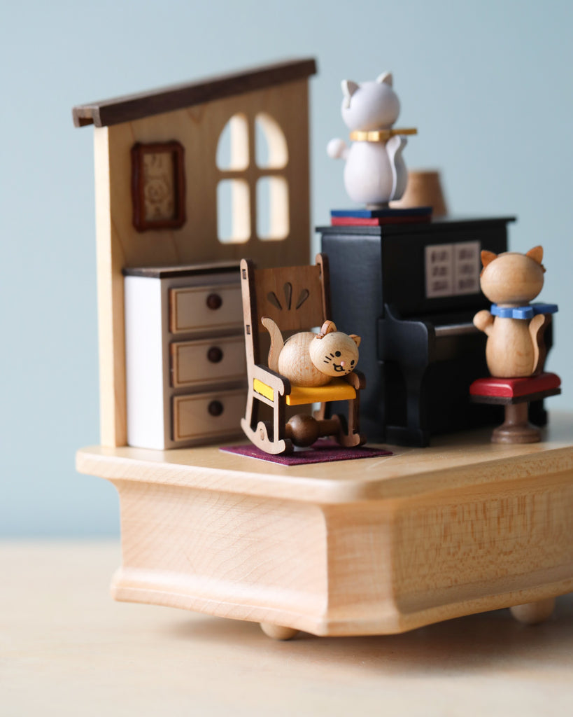 Wooden music box with cats playing the piano